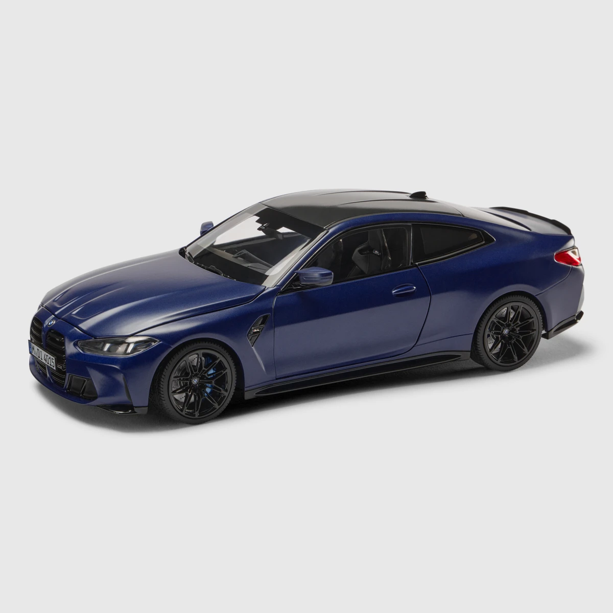 Радиоуправляемая модель BMW M4 Coupe LCI 1:18 (Frozen Blue Metallic)