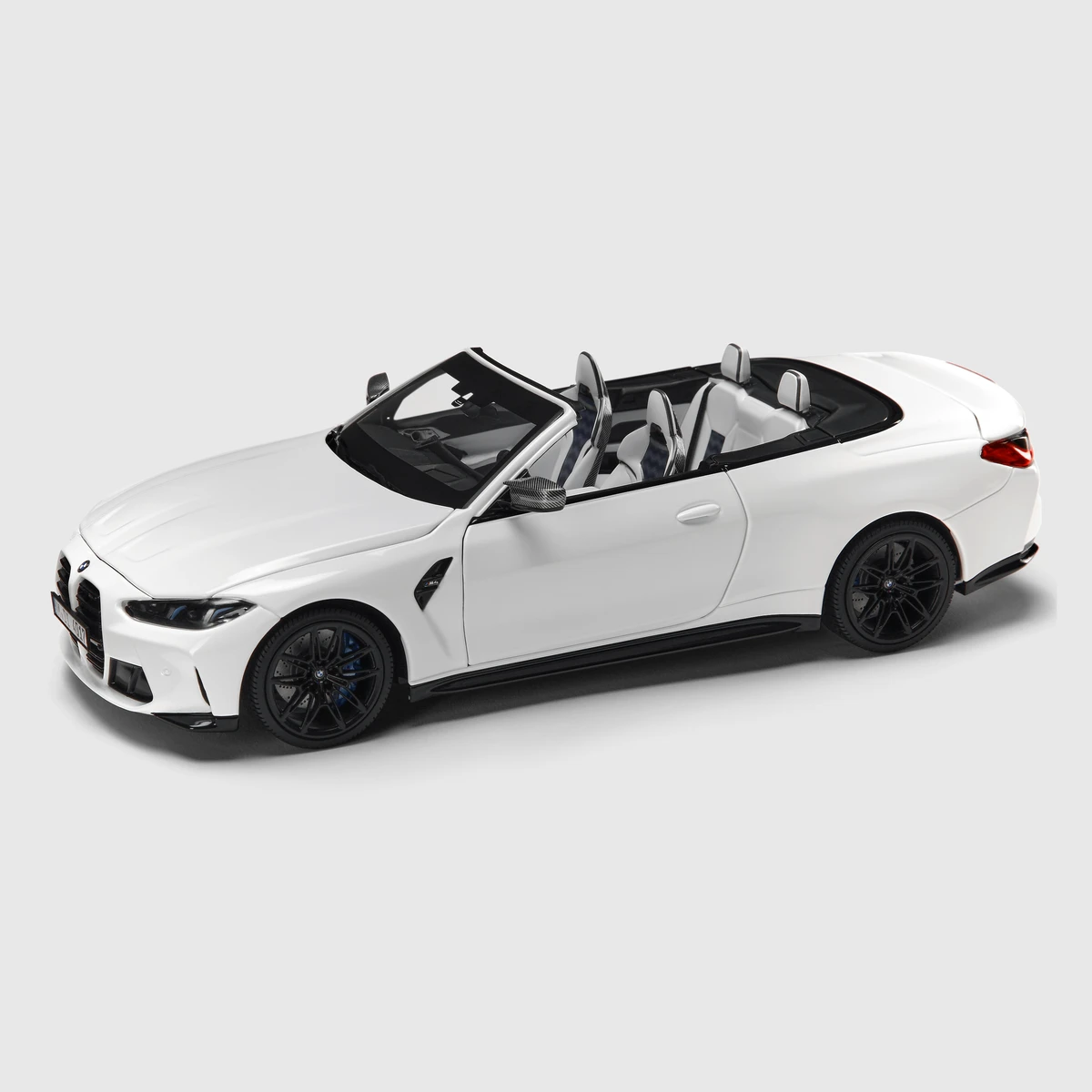 Радиоуправляемая модель BMW M4 Cabrio LCI 1:18 (Alpin White)