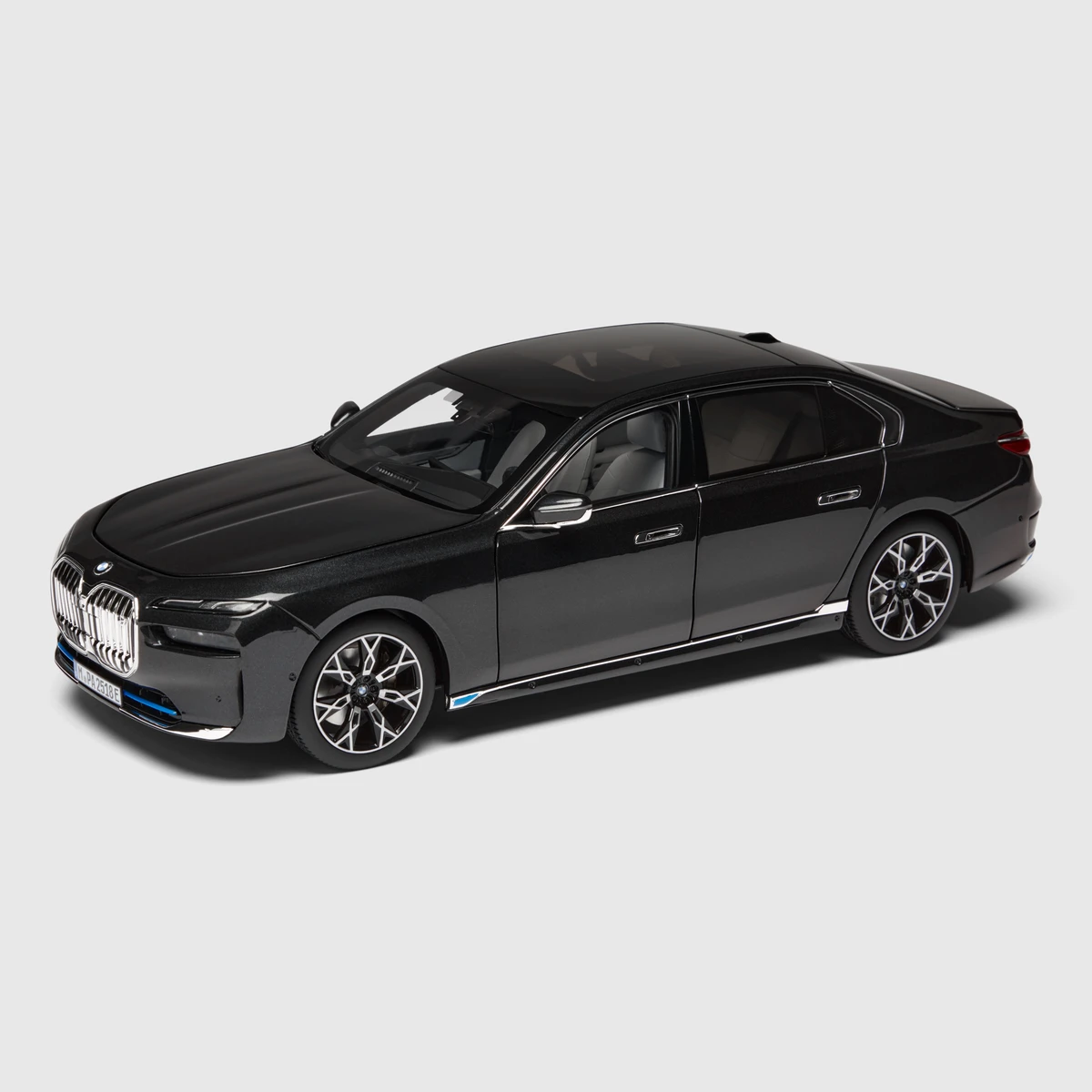 Радиоуправляемая модель BMW i7 1:18 (Sophistograu)