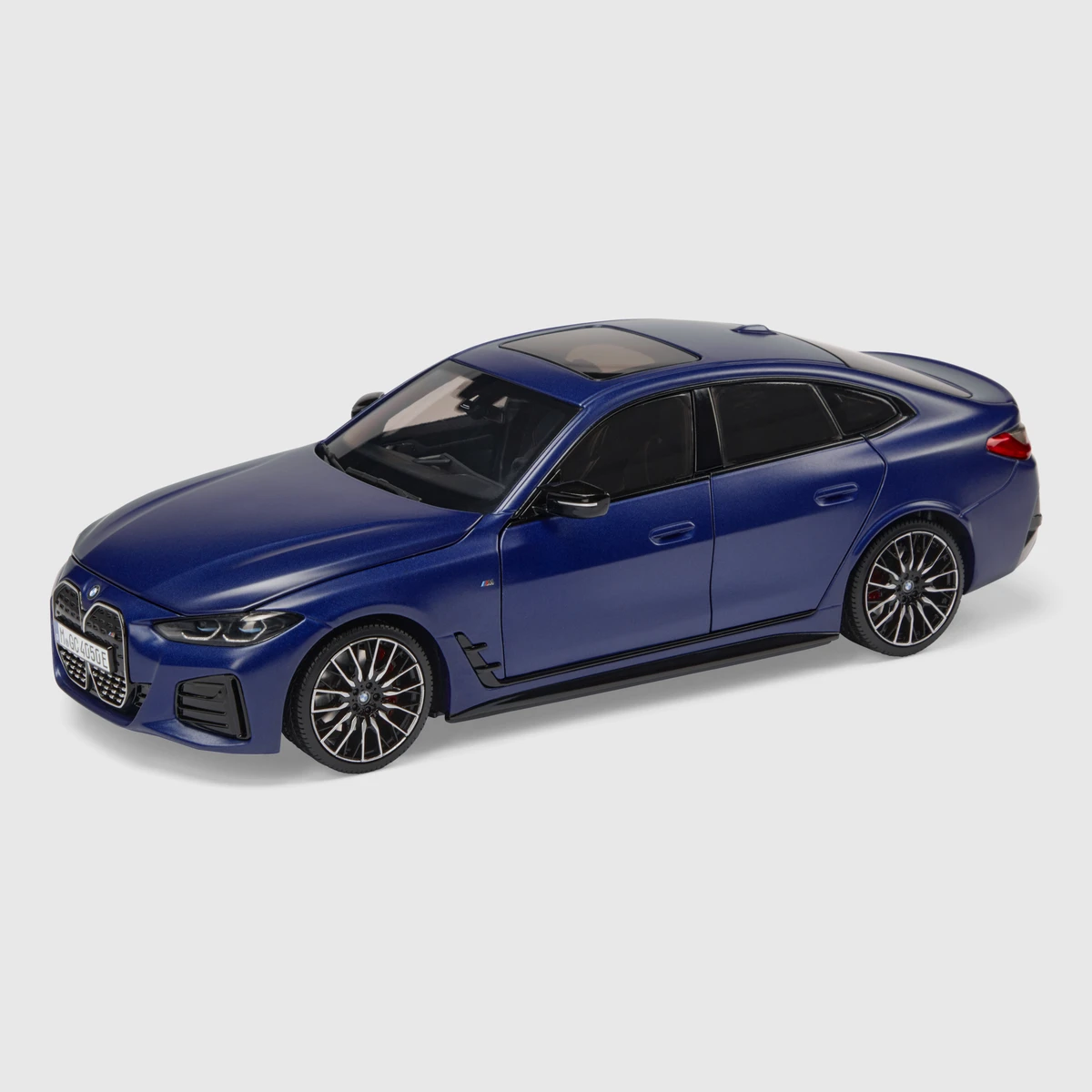 Радиоуправляемая модель BMW i4 M50 1:18 (Frozen Blue Met)
