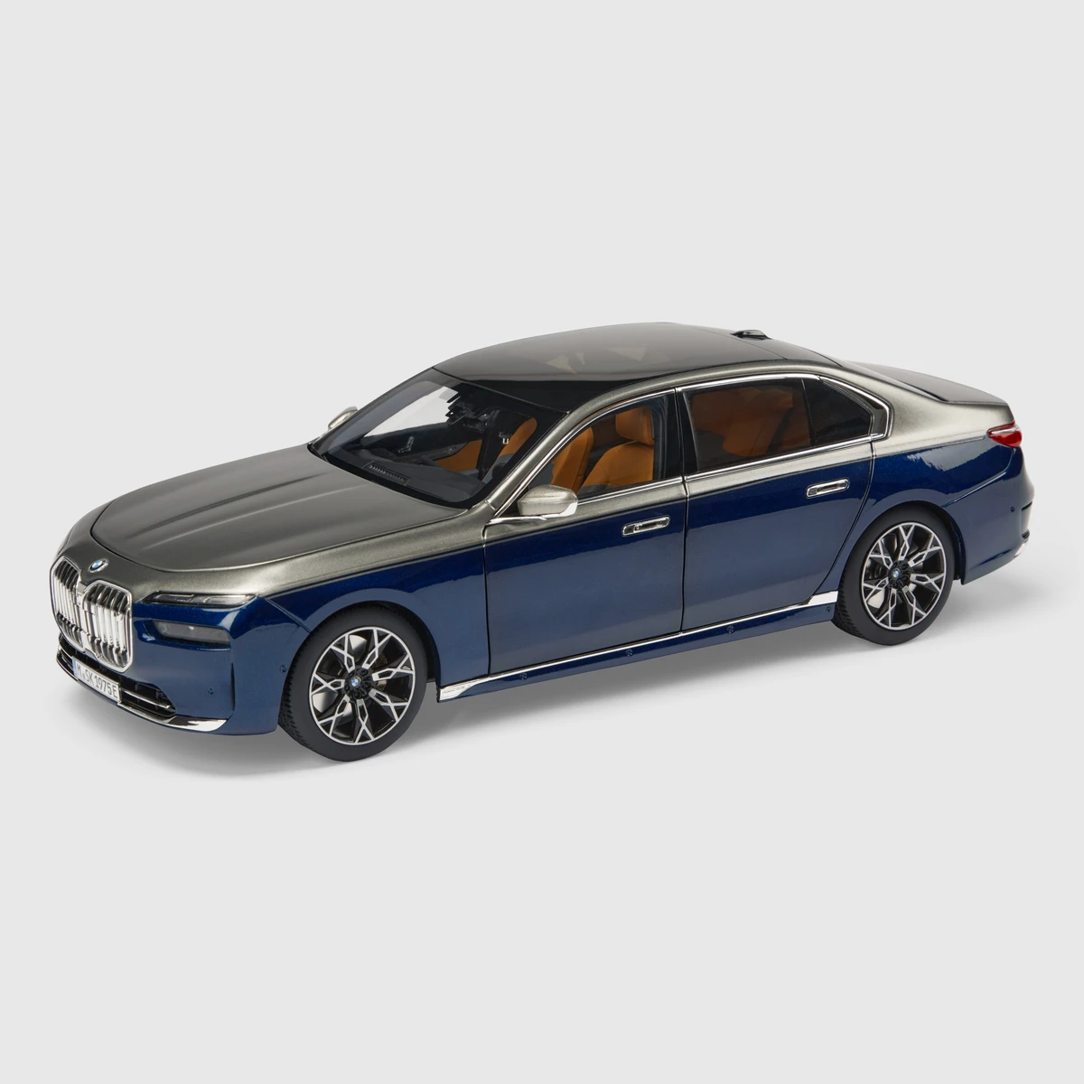 Радиоуправляемая модель BMW i7 1:18 (Blau Grau)